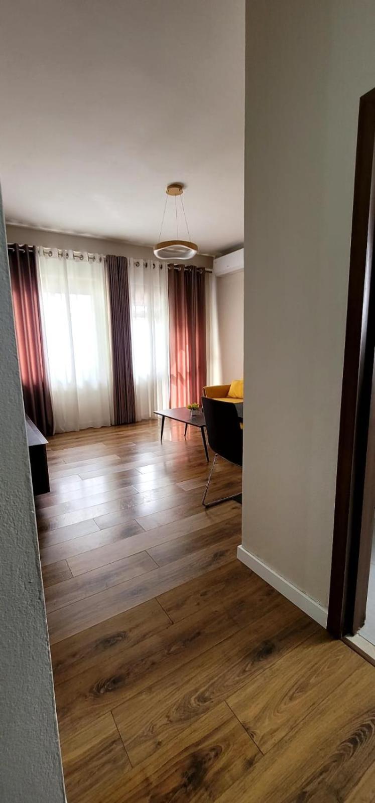 @Bazaar2 Leilighet Tiranë Eksteriør bilde